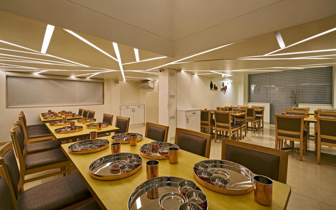 Hotel Atharv Top Rated Business Hotel In Kolhapur Ngoại thất bức ảnh