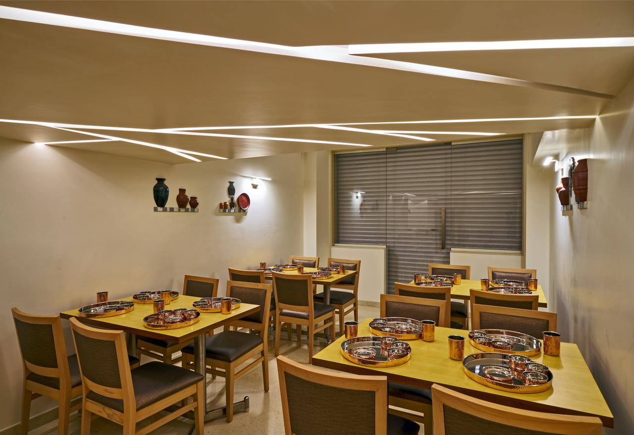 Hotel Atharv Top Rated Business Hotel In Kolhapur Ngoại thất bức ảnh