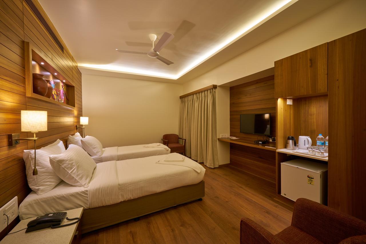 Hotel Atharv Top Rated Business Hotel In Kolhapur Ngoại thất bức ảnh